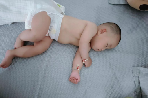 迪庆几个月宝宝会抬头